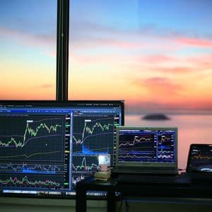 XRP market shows signs of capitulation as holders sell at loss